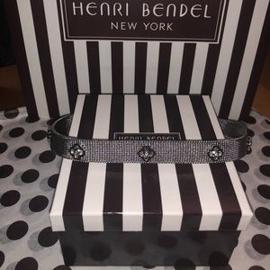 Brand new Henri Bendel silver choker